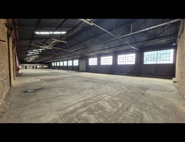 1,023M² FACTORY TO LET IN BOKSBURG EAST